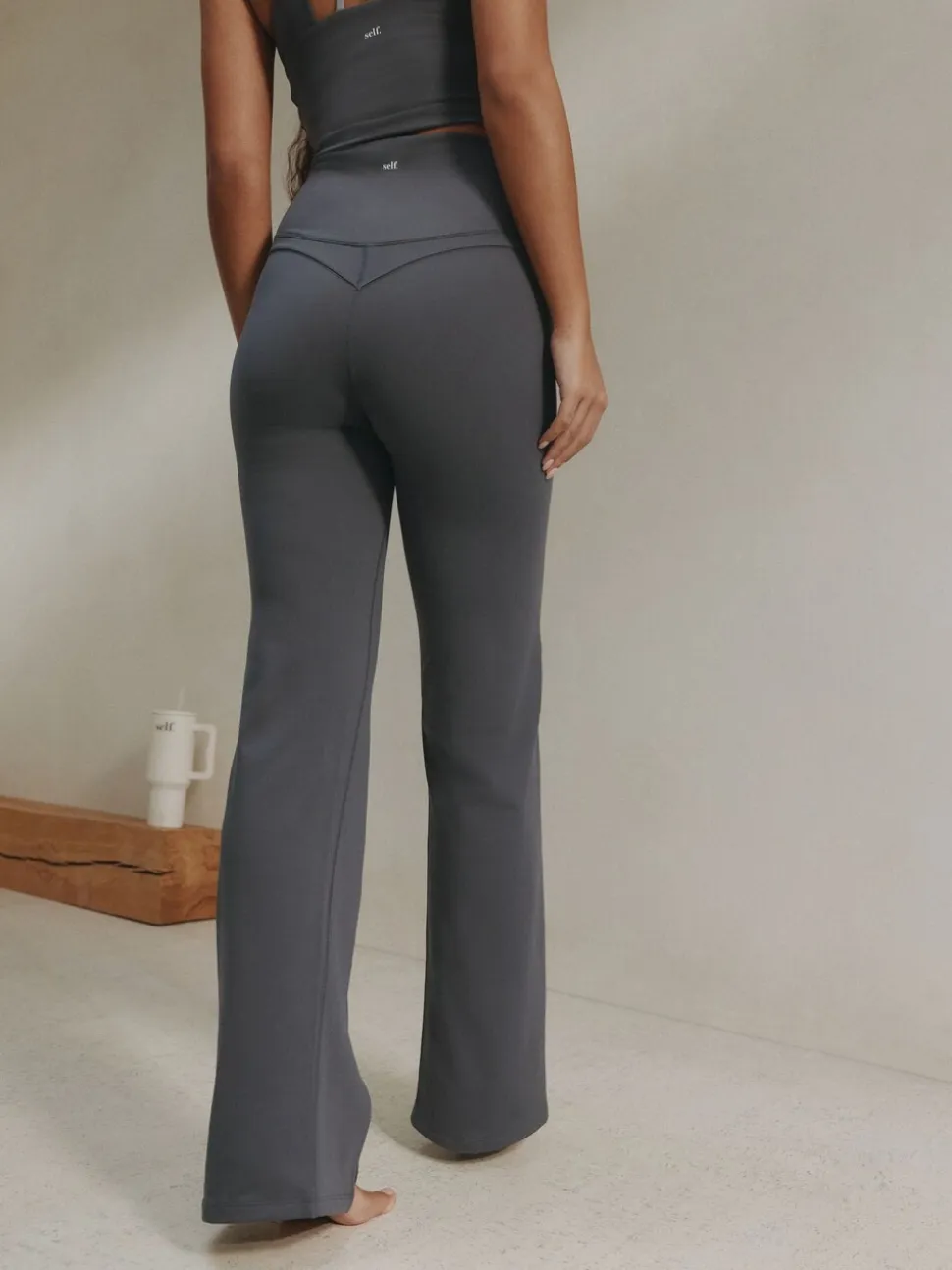 Gris - soi-même. Leggings évasés taille haute