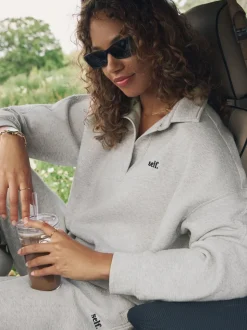 Gris - soi-même. Sweat de rugby