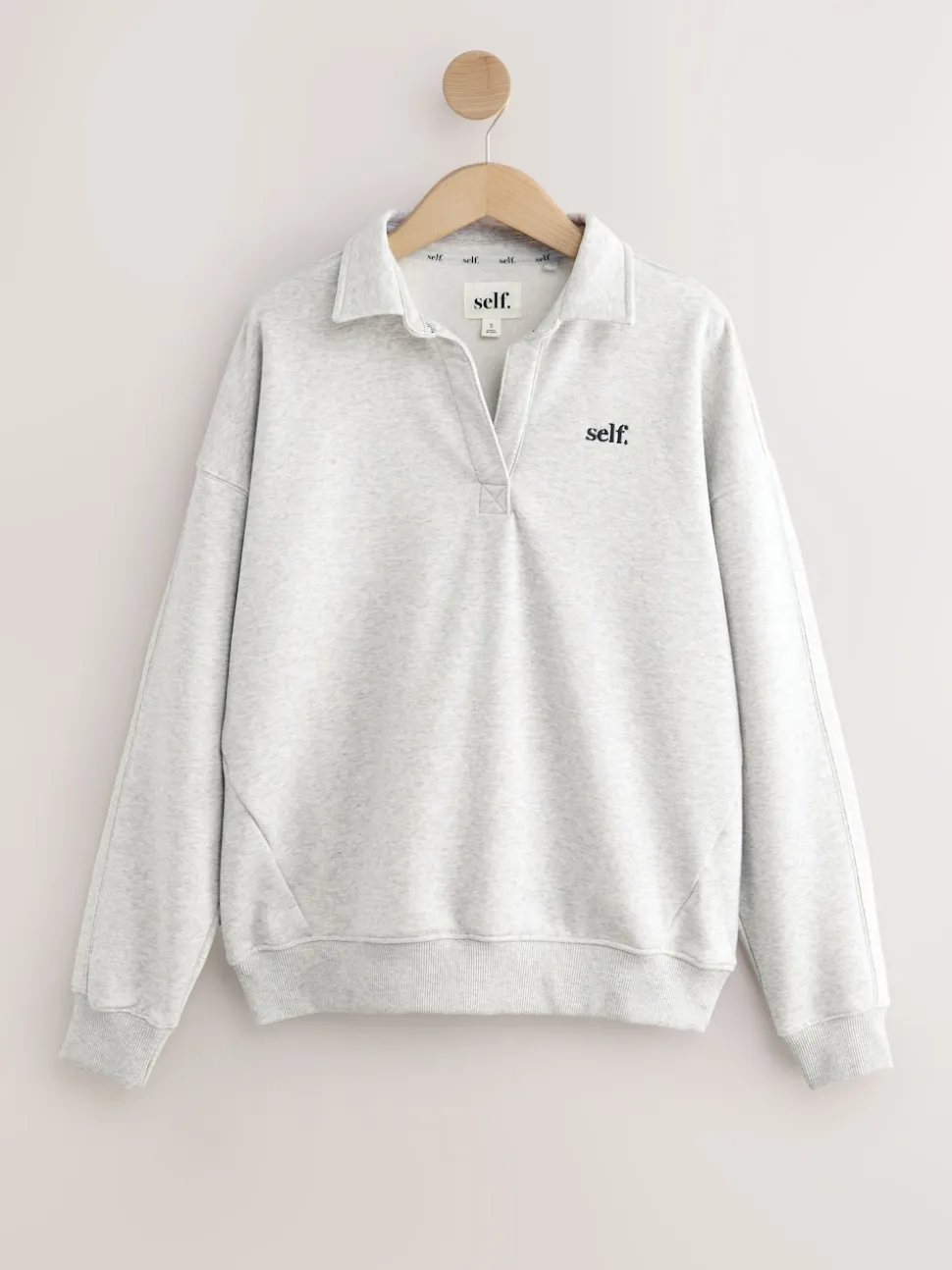 Gris - soi-même. Sweat de rugby