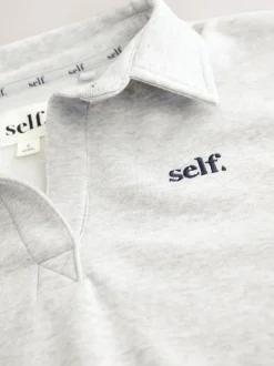 Gris - soi-même. Sweat de rugby