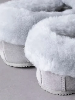 Gris clair - Chaussons style mocassins en peau de mouton Lakeland Leather femme