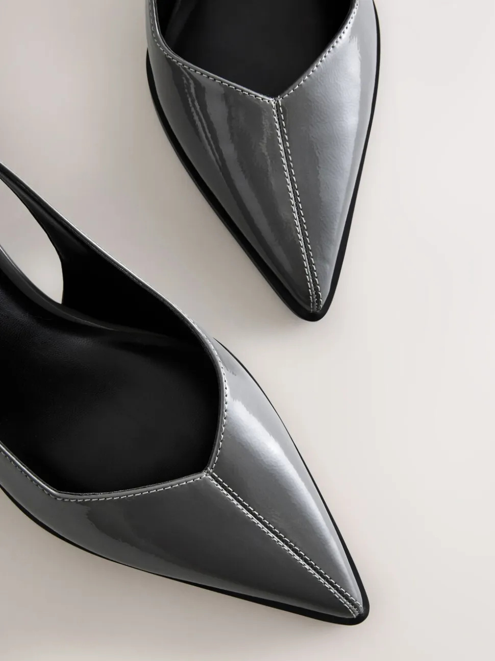 Gris verni - Chaussures à talons Forever Comfort® à bout pointu et à bride arrière