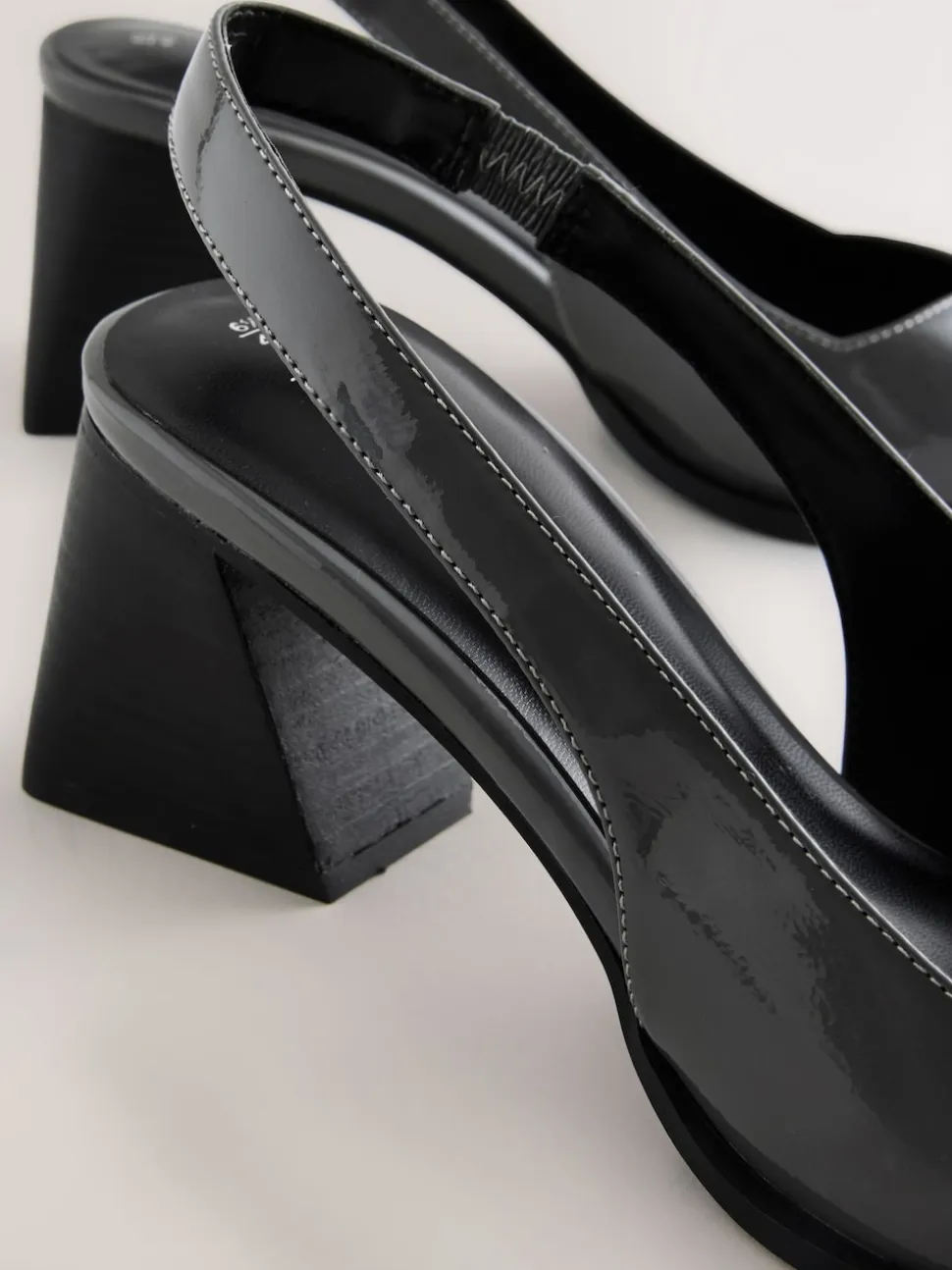 Gris verni - Chaussures à talons Forever Comfort® à bout pointu et à bride arrière
