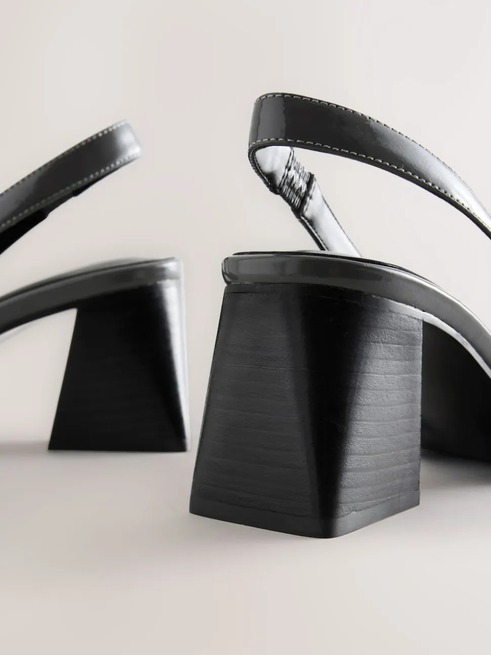 Gris verni - Chaussures à talons Forever Comfort® à bout pointu et à bride arrière