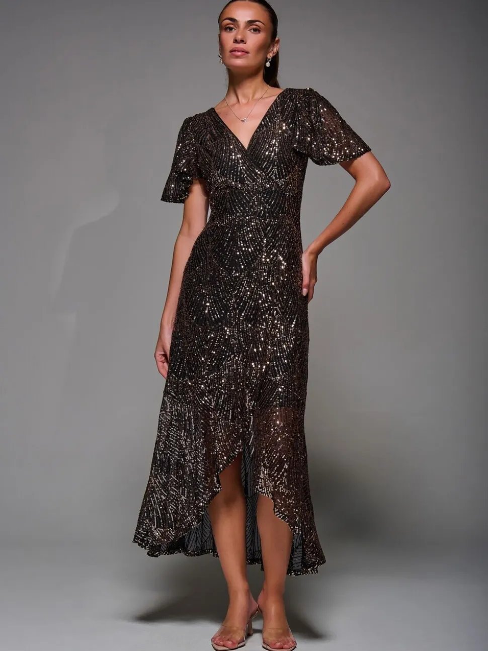 Ground noires - Robe longue Jolie Moi à manches ange à sequins et ourlet à volants