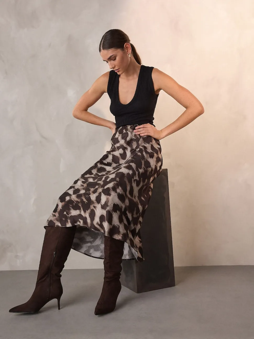 Impression animale brune - Jupe Midi Satin