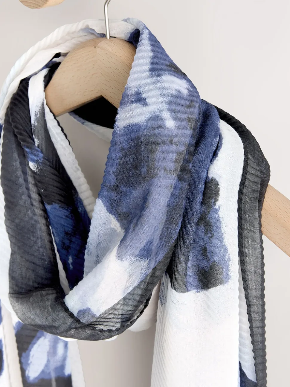 Impression Florale Bleue - Foulard plissé léger