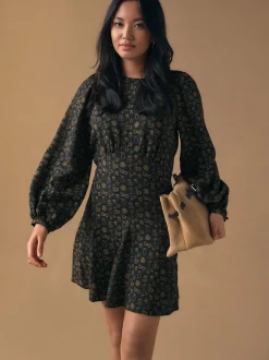 Imprimé croissant noir - Mini robe à manches longues avec coutures