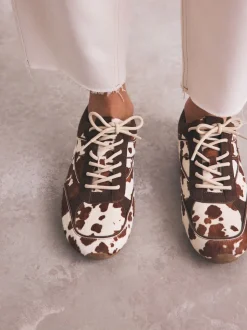 Imprimé vache - Baskets slim en cuir haut de gamme à lacets