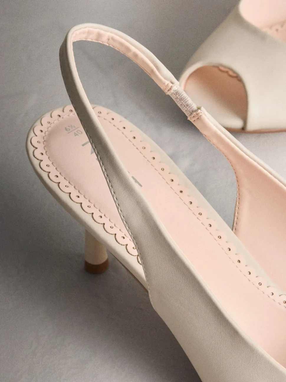 ivoire - Chaussures à talons Forever Comfort® Peeptoe à bride arrière