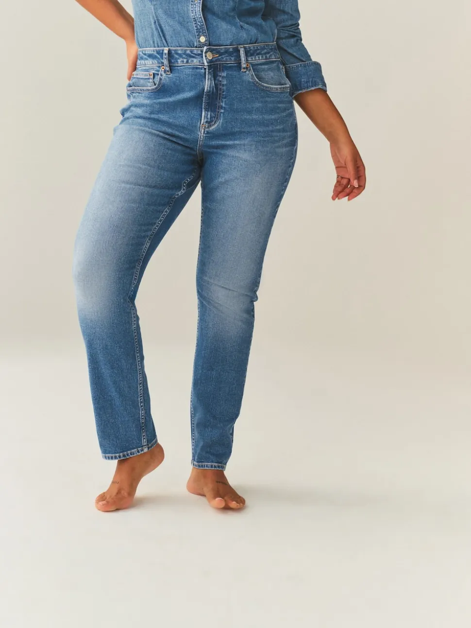 Jean bleu moyen - Jean ajusté extensible taille milieu Hourglass