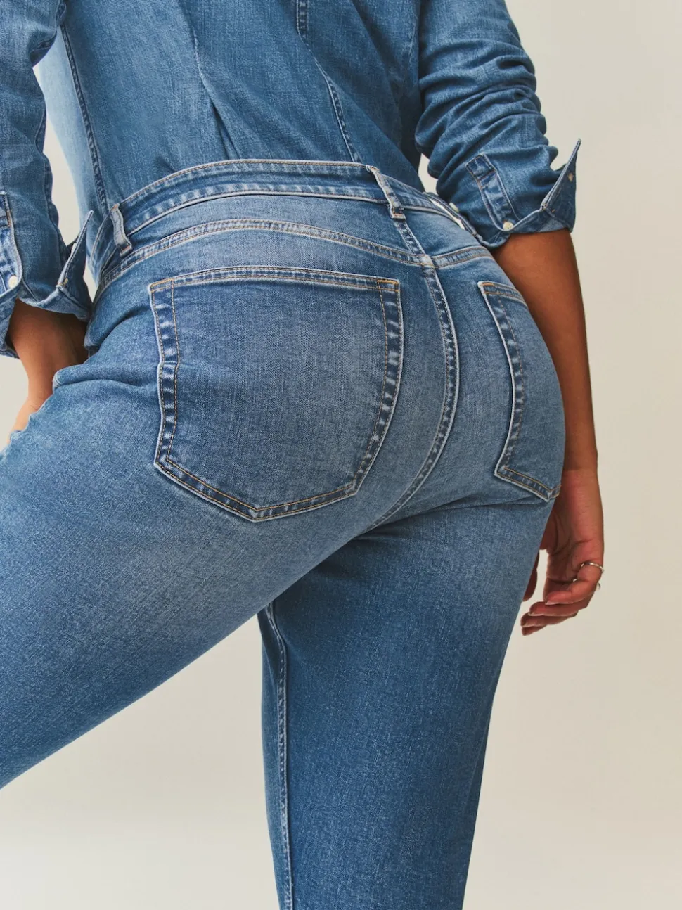 Jean bleu moyen - Jean ajusté extensible taille milieu Hourglass