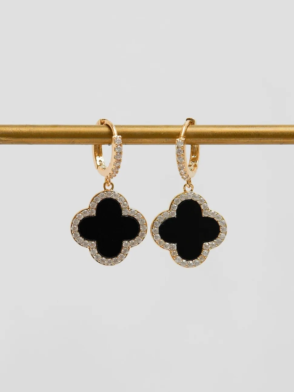 Jon Richard Tone Jets Boucles d'oreilles Huggie Clover