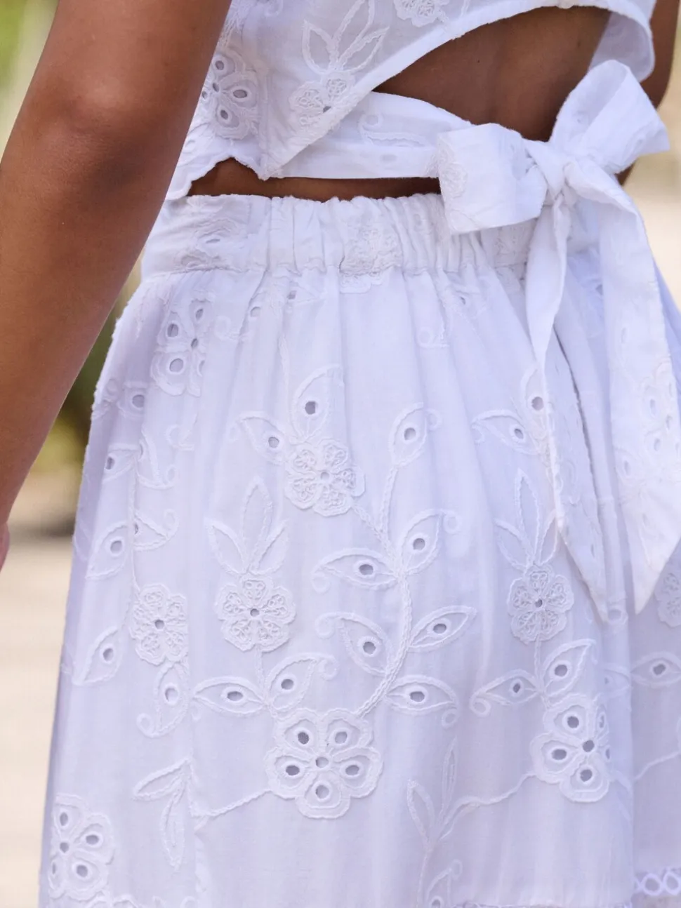 Jupe B by Ted Baker Broidery Beach blanche
