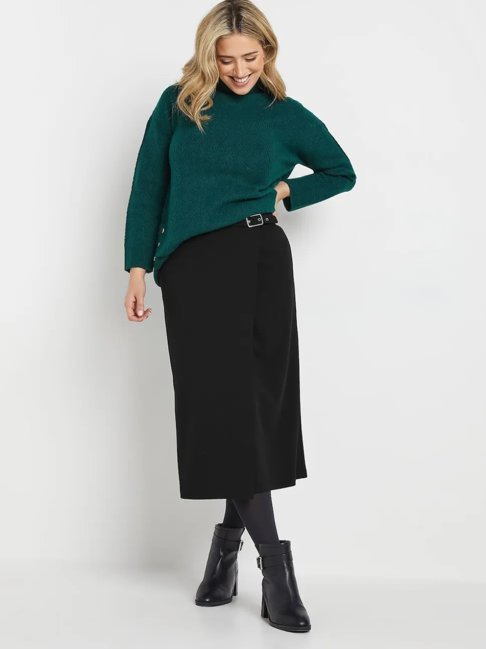 Jupes M&Co détail boucle mi-longues