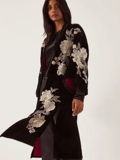 Kimono Monsoon Fia en velours brodé fleuri