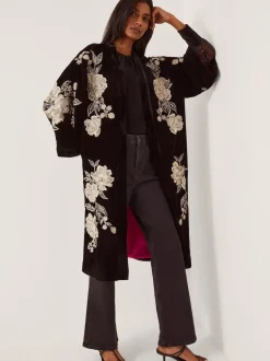 Kimono Monsoon Fia en velours brodé fleuri