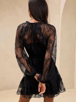 Lipsy Col en V Volants Mini Shift Robe