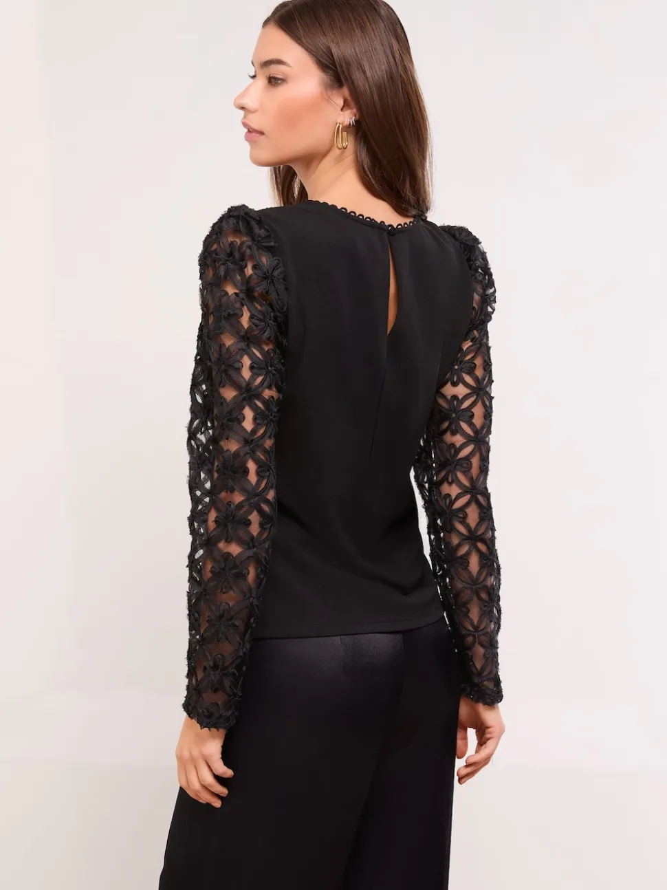 Lipsy Haut à manches bouffantes en tissu 3D