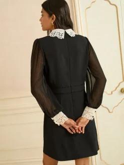 Love & Roses robe courte à col en dentelle