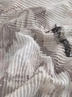 Marbre monochrome - Foulard plissé léger
