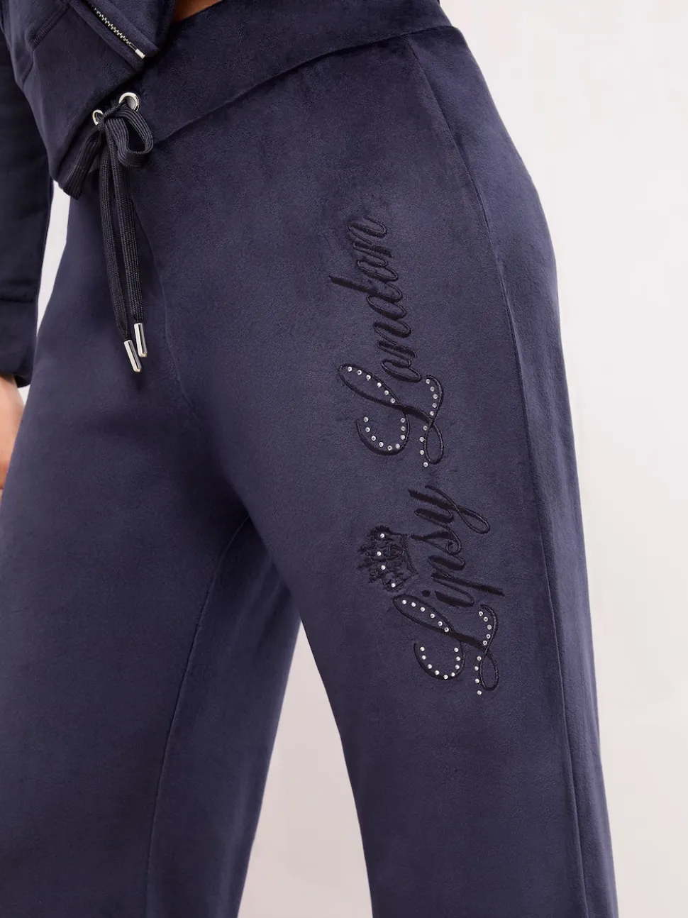 marine - Pantalon de jogging Lipsy Ample décontracté en velours brodé