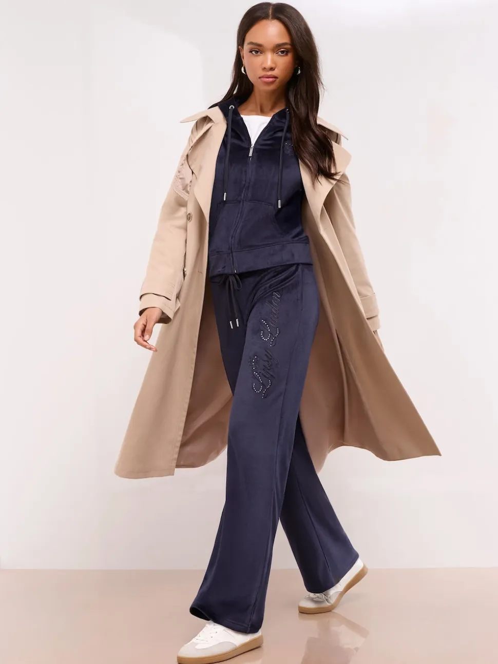 marine - Pantalon de jogging Lipsy Ample décontracté en velours brodé