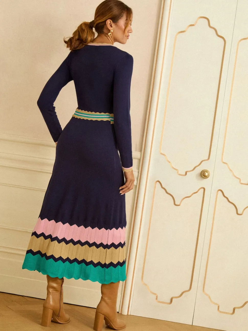 marine - Robe mi-longue Love & Roses en maille à encolure crantée