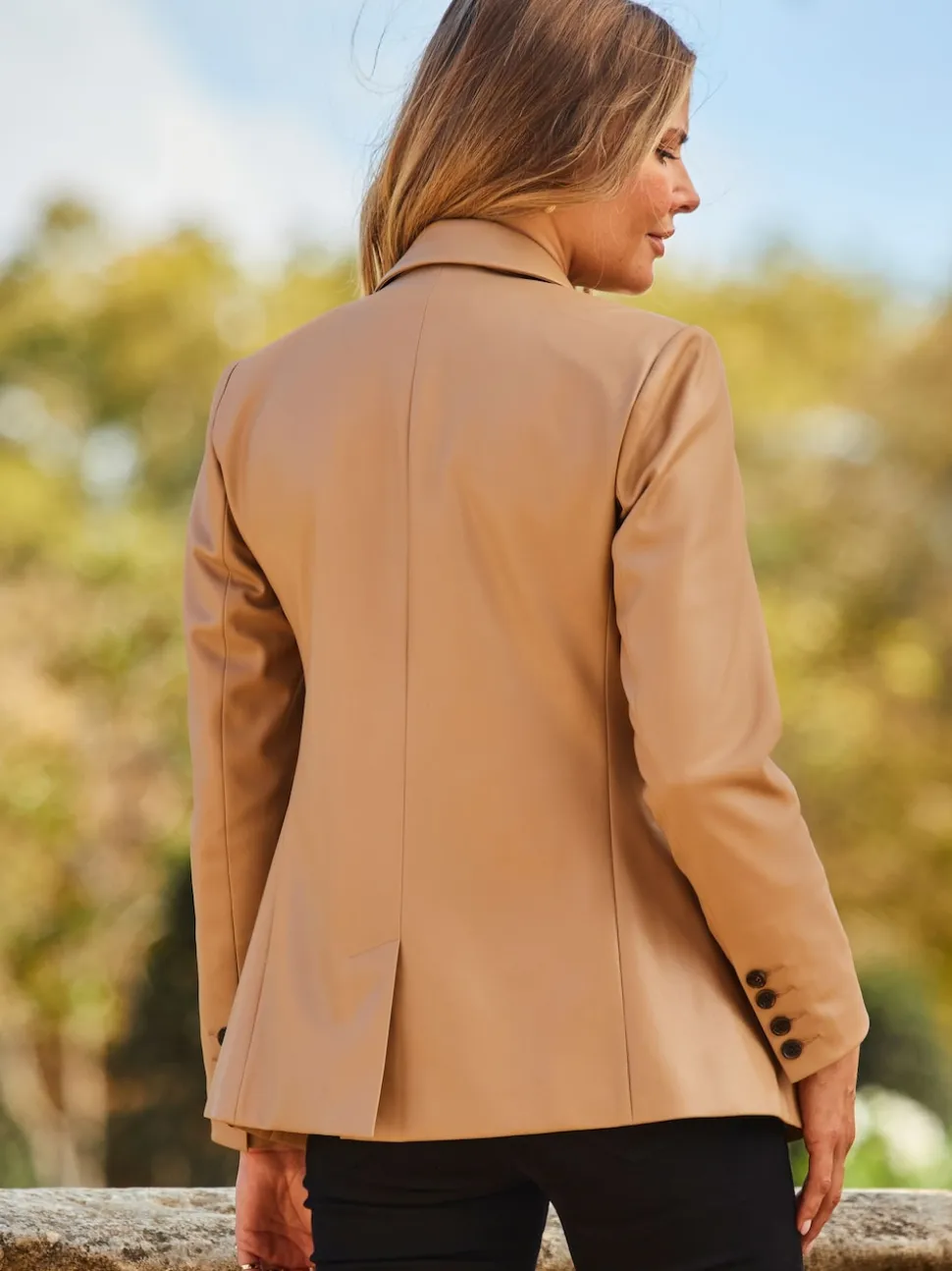 Marron - Blazer en similicuir Sosandar
