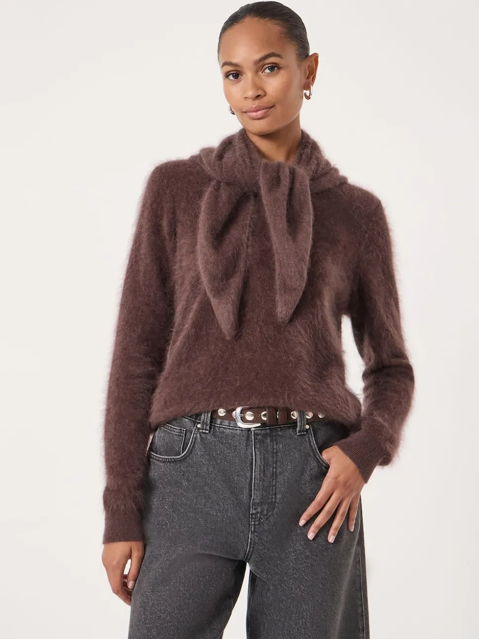 Marron - Écharpe triangle Hush en cachemire brossé