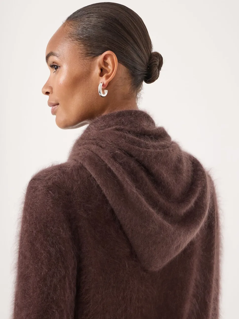 Marron - Écharpe triangle Hush en cachemire brossé