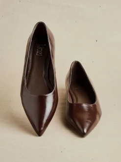 Marron - Chaussures plates Linzi Coupe large Compete à bout pointu