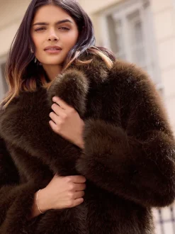 Marron - Friends Like These Manteau mi-long en fausse fourrure Ceinturé Lucy Mecklenborgh