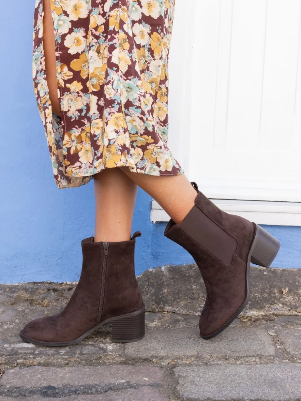 Marron - Novo bottines Juno à talon carré coupe large Chelsea