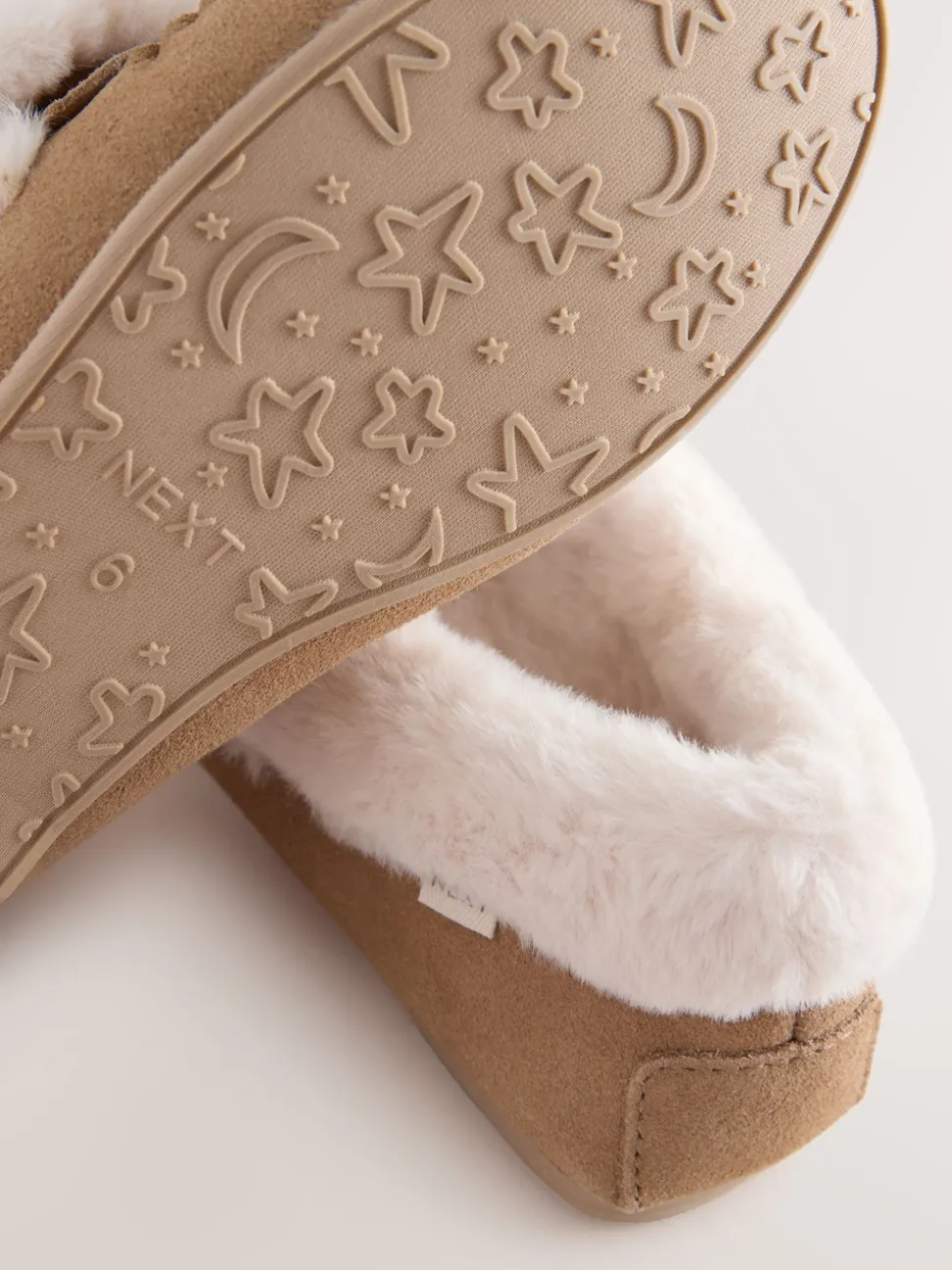Marron café - Chaussons style mocassins en daim