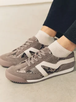 Marron chocolat - Baskets à lacets Forever Comfort® Slimeline à bandes latérales