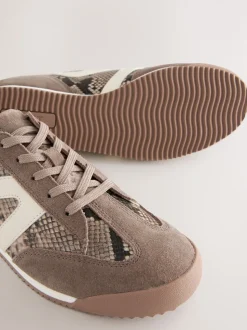 Marron chocolat - Baskets à lacets Forever Comfort® Slimeline à bandes latérales