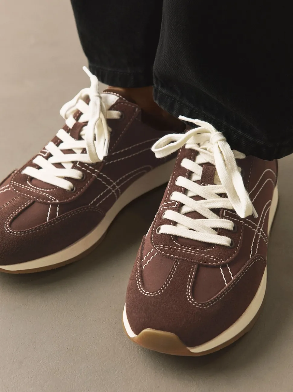 Marron chocolat - Baskets à lacets Forever Comfort® à empiècements