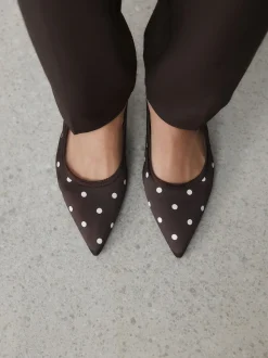 Marron chocolat - Chaussures à talons Forever Comfort® à pois et bride arrière