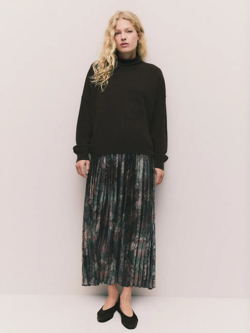 Marron chocolat à fleurs - Pull 2-en-1 en maille avec jupe mi-longue plissée