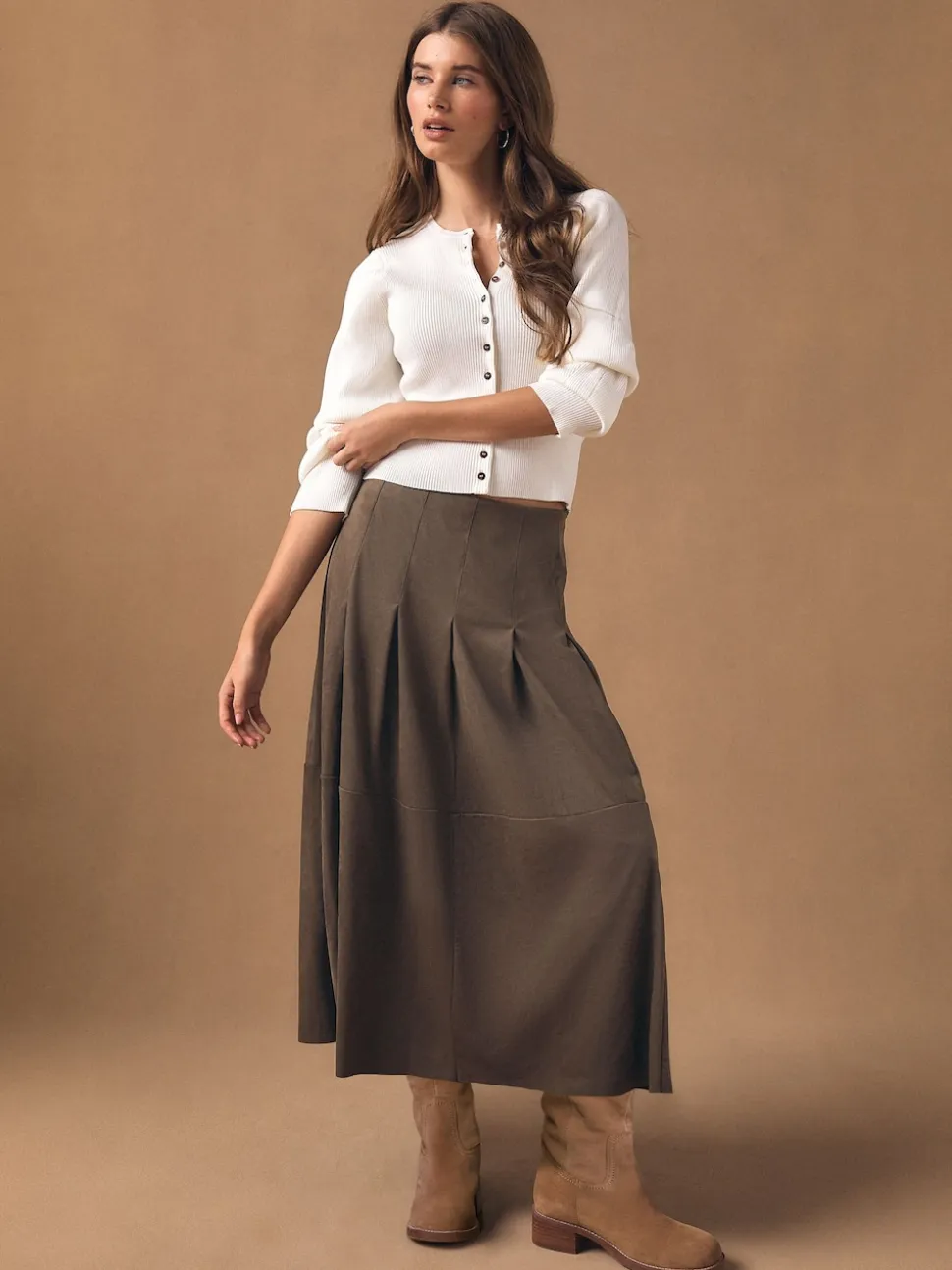 Marron chocolat - Jupe kilt mi-longue en faux daim