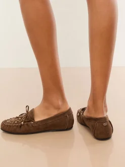 Marron chocolat - Lipsy Mocassins décontractés cloutés en similicuir