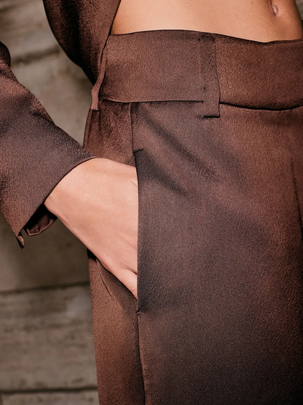 Marron chocolat - Pantalons amples en satin à dos élastique