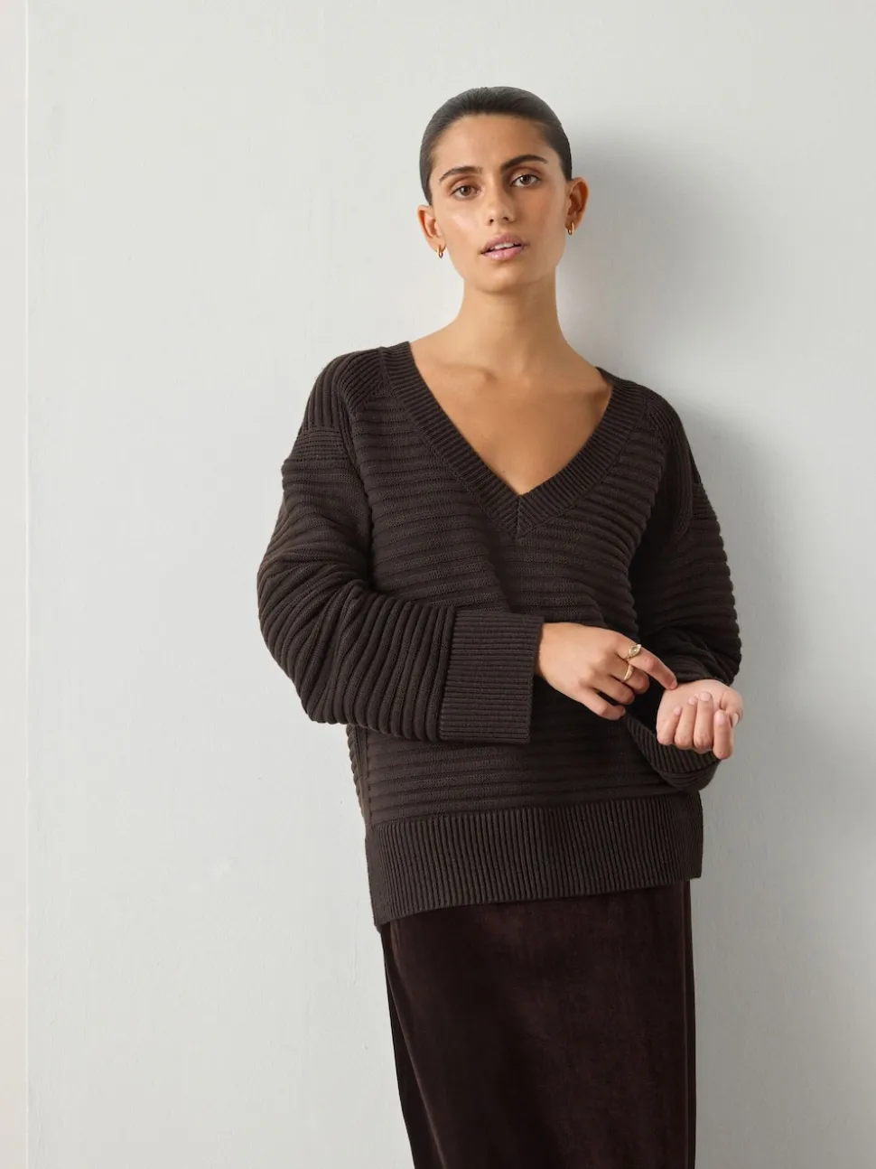 Marron chocolat - Pull côtelé en maille à col en V