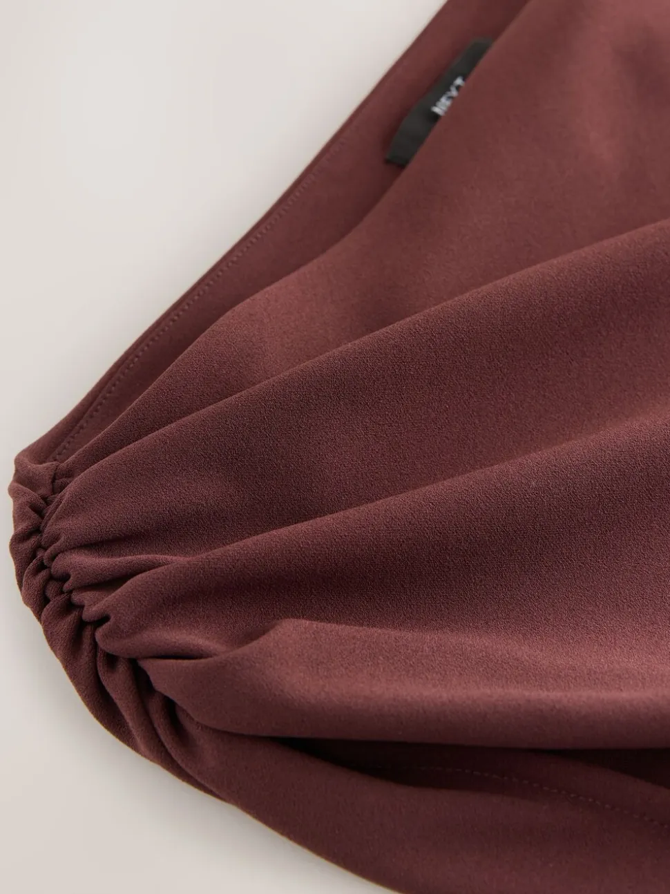 Marron chocolat - Robe mi-longue froncée drapée