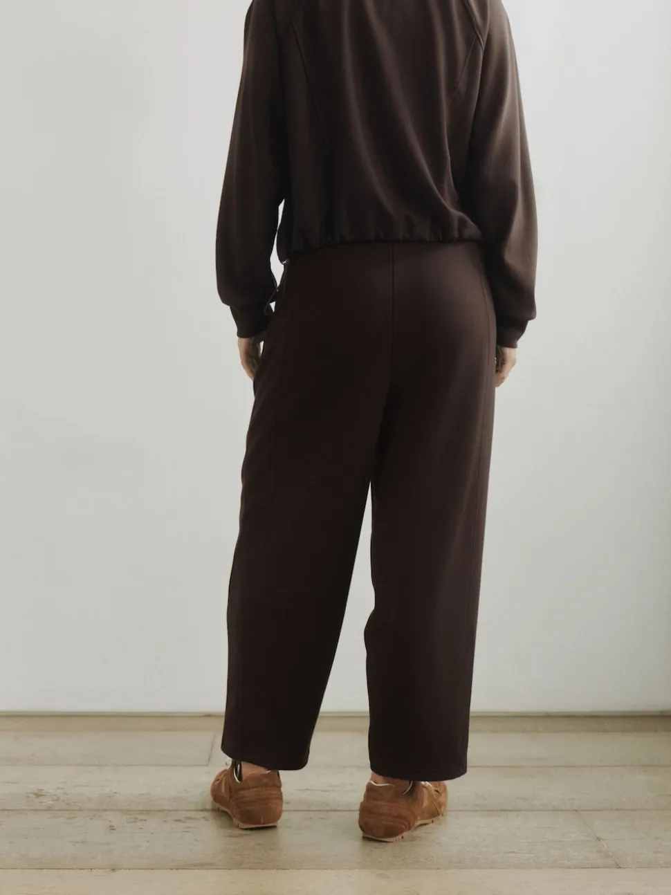 Marron chocolat - soi-même. Jogging Barrell Leg