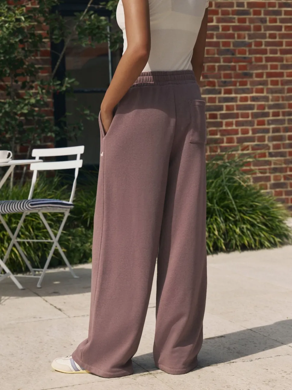 Marron chocolat - soi-même. Pantalon de jogging coupe large