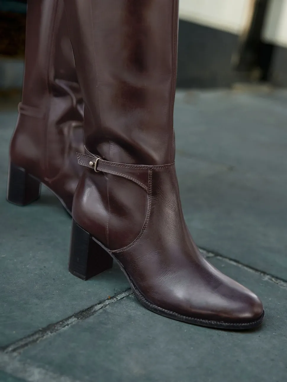 Marron chocolat en cuir - Bottes hauteur genou à finitions matérielles Forever Comfort®