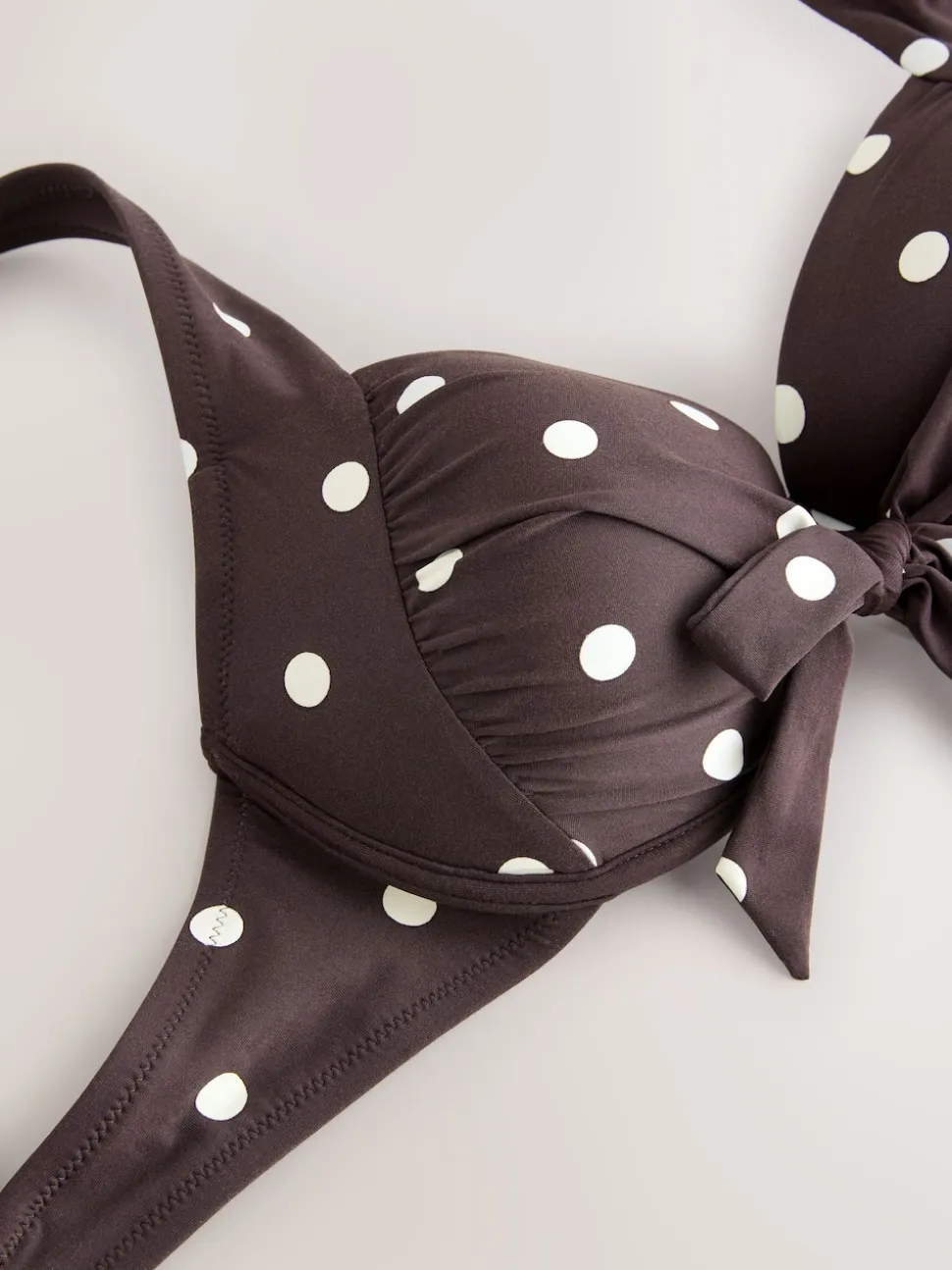 Marron chocolat/crème à pois - Haut de bikini rembourré à armatures avec nœud sur le devant