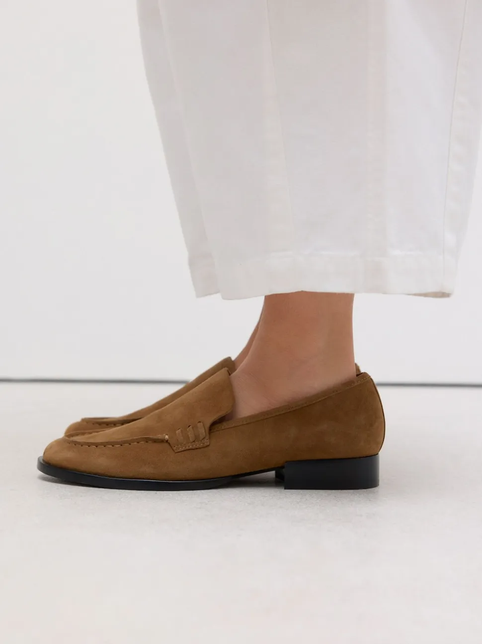 Marron fauve - Mocassins propres en daim à bout rond